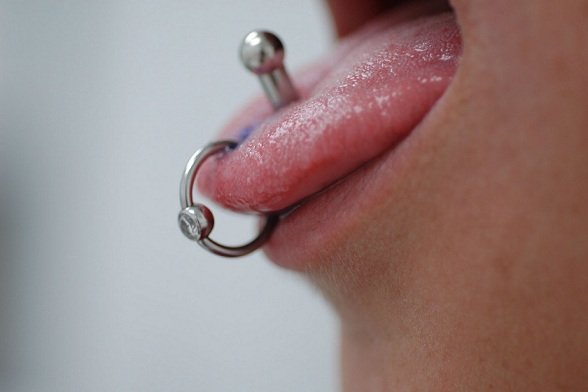 You are currently viewing Health Risks With Oral Piercing