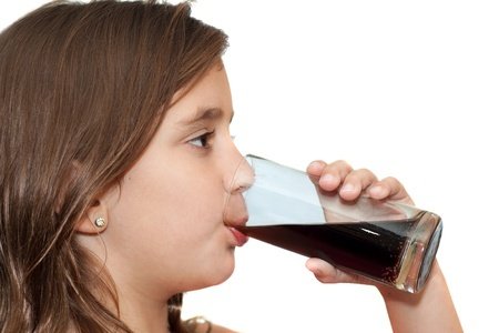 You are currently viewing Effect of Acidic Drinks on Kids’ Teeth